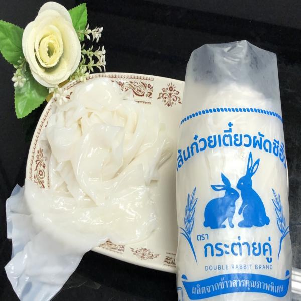 เส้นก๋วยเตี๋ยวผัดซีอิ๊ว