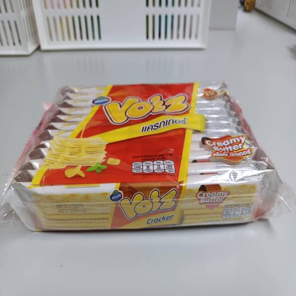 แครกเกอร์สอดไส้ครีม กลิ่นครีมมี่บัตเตอร์