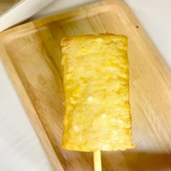 KOREAN STYLE FISHCAKE WITH CHEESE & CORN