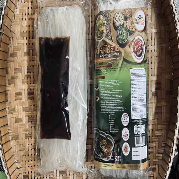 ผัดหมี่โคราชพร้อมน้ำปรุงสำเร็จรูป รสดั้งเดิม น้ำหนักบรรจุ 100 g., 140 g., 220 g.