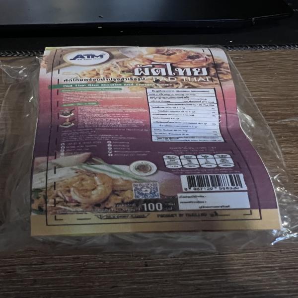 Pad Thai Rice Noodles and Instant Sauce. Net Weight 100 g. 140 g.,200 g.