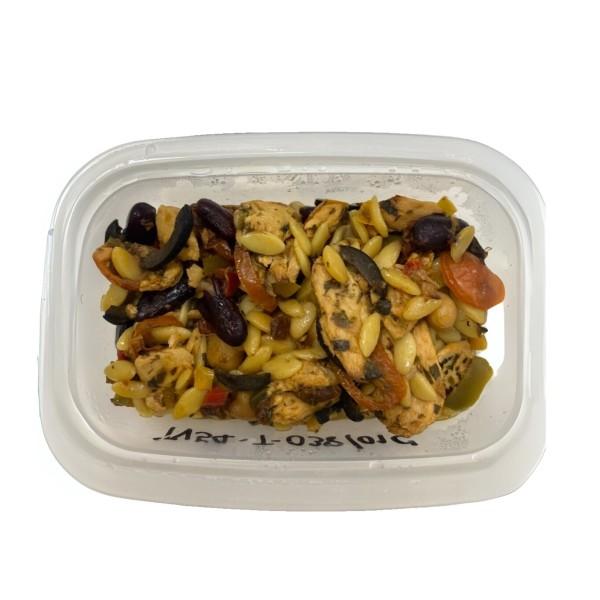 13384 PLASTIC CUP SALMON WITH RISONI, CHERRY & SUNDRIED TOMATOES, BLACK OLIVES, LEMON & BASIL 170g