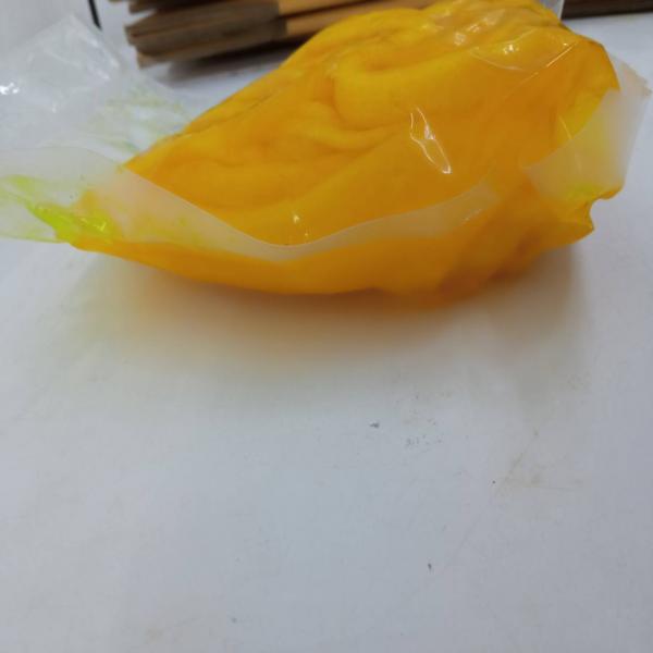 หัวไชเท้าดองสีเหลือง