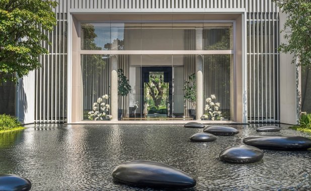 โรงแรมโฟร์ซีซั่นส์ กรุงเทพ ริมแม่น้ำเจ้าพระยา